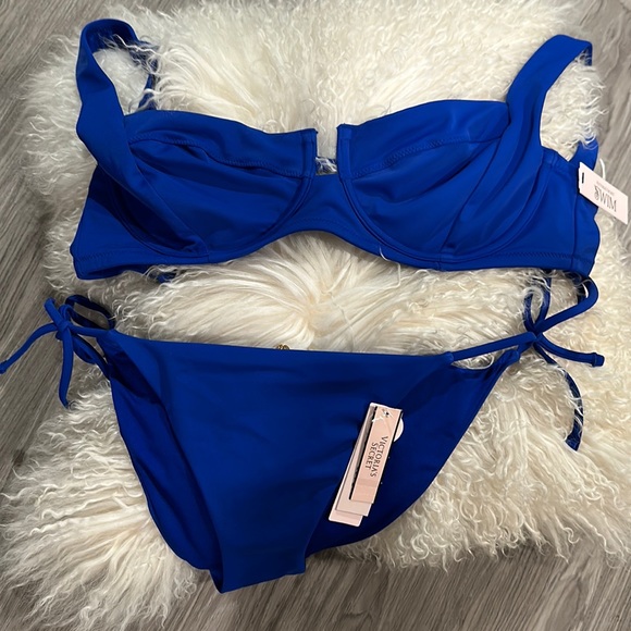 Beautiful blue Victoria’s Secret bikini, size small top and bottom. - Picture 1 of 5